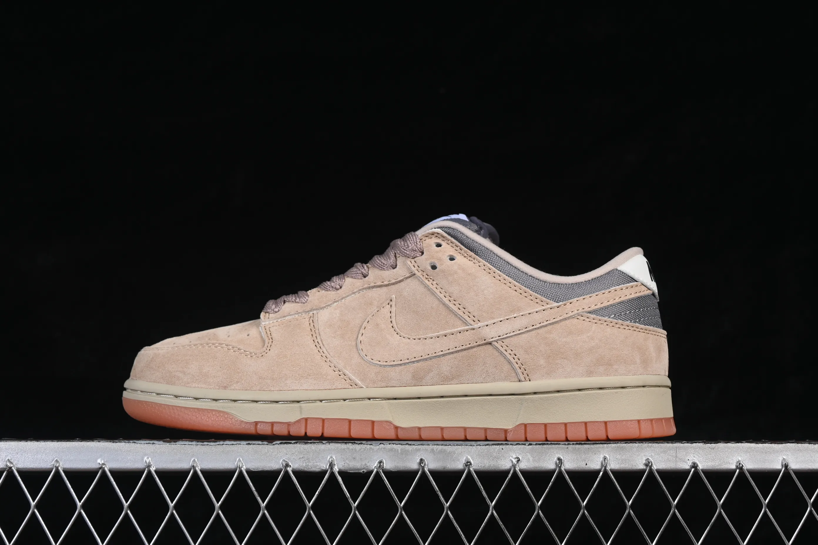 All Categories Nk SB Dunk Series Nk SB Dunk Low Low-top sneakers Nike SB Dunk Low Pro B "Parachute Beige" Desert Khaki Low-top casual sneakers HJ0367-200
